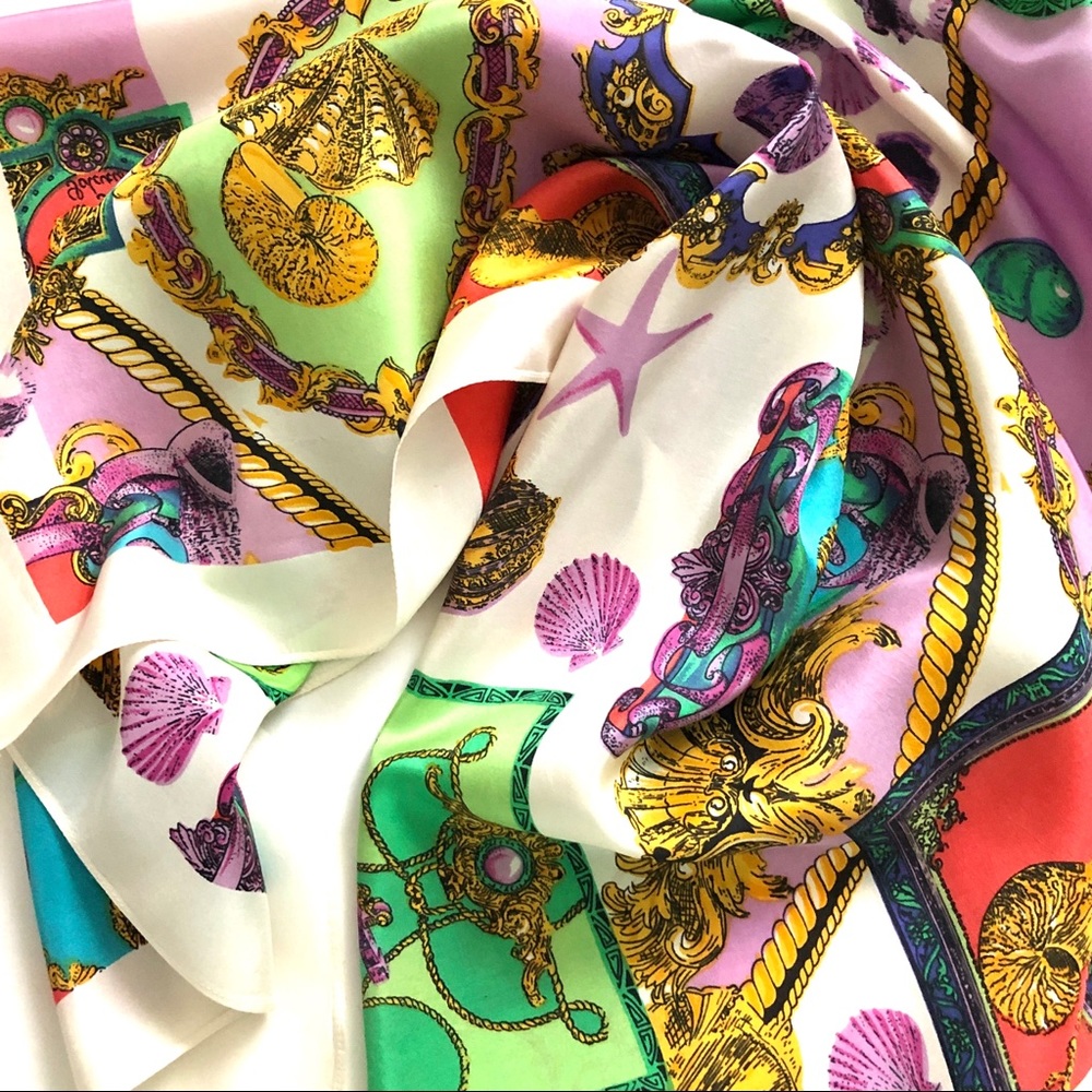 NWOT Beautiful silk scarf